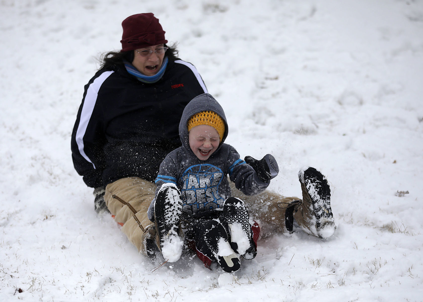 Snow falls on Tulsa area, northeast Oklahoma